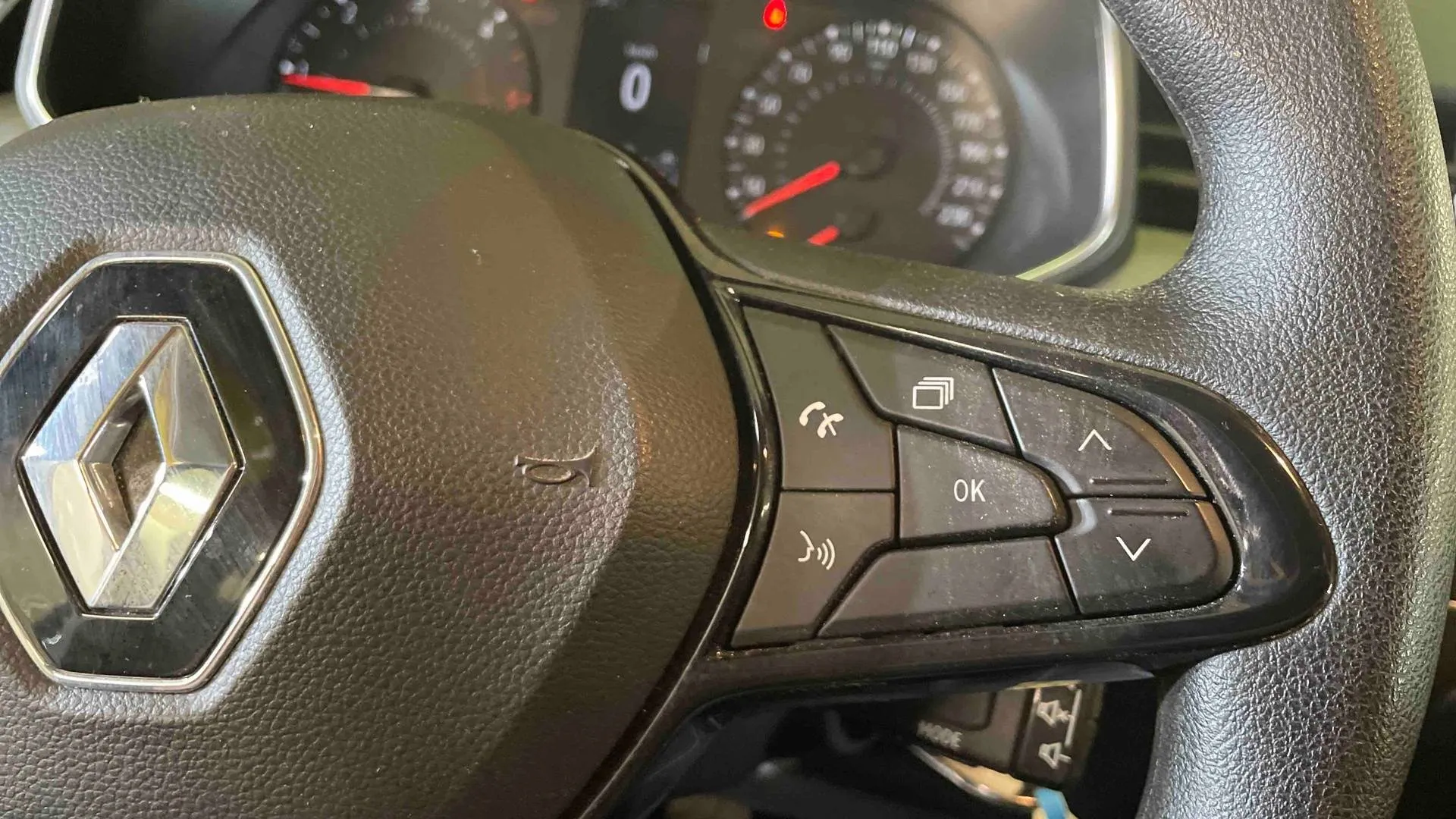 Acheter une renault CLIO SOCIETE BLUE DCI 85 d’occasion avec 104115km disponible immédiatement - photo 20