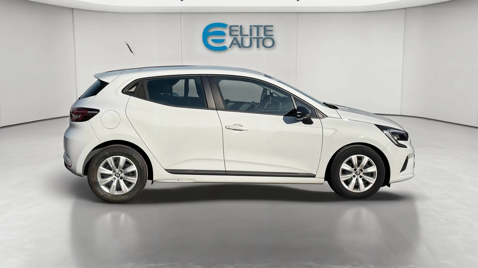 Acheter une renault CLIO SOCIETE BLUE DCI 85 d’occasion avec 57383km disponible immédiatement - photo 2