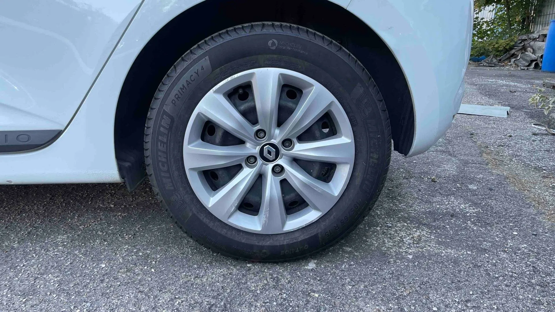 Acheter une renault CLIO SOCIETE BLUE DCI 85 d’occasion avec 57383km disponible immédiatement - photo 19