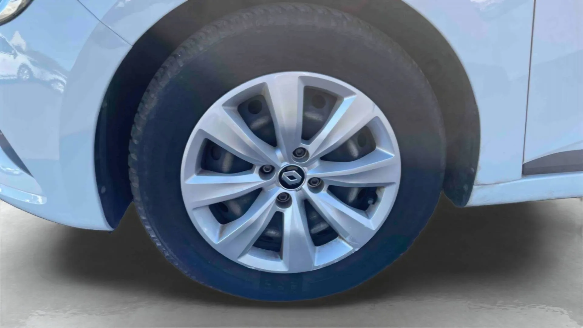 Acheter une renault CLIO SOCIETE BLUE DCI 85 d’occasion avec 46836km disponible immédiatement - photo 14