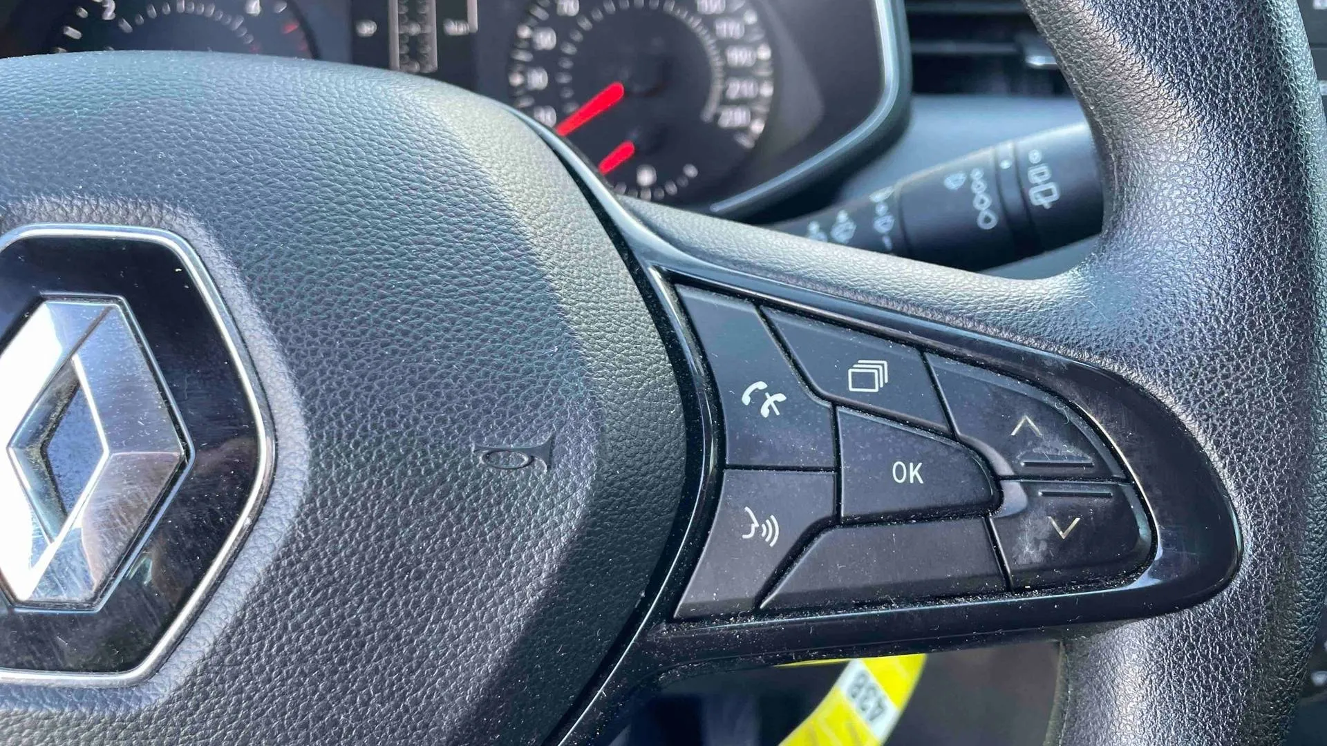 Acheter une renault CLIO SOCIETE BLUE DCI 85 d’occasion avec 46836km disponible immédiatement - photo 20