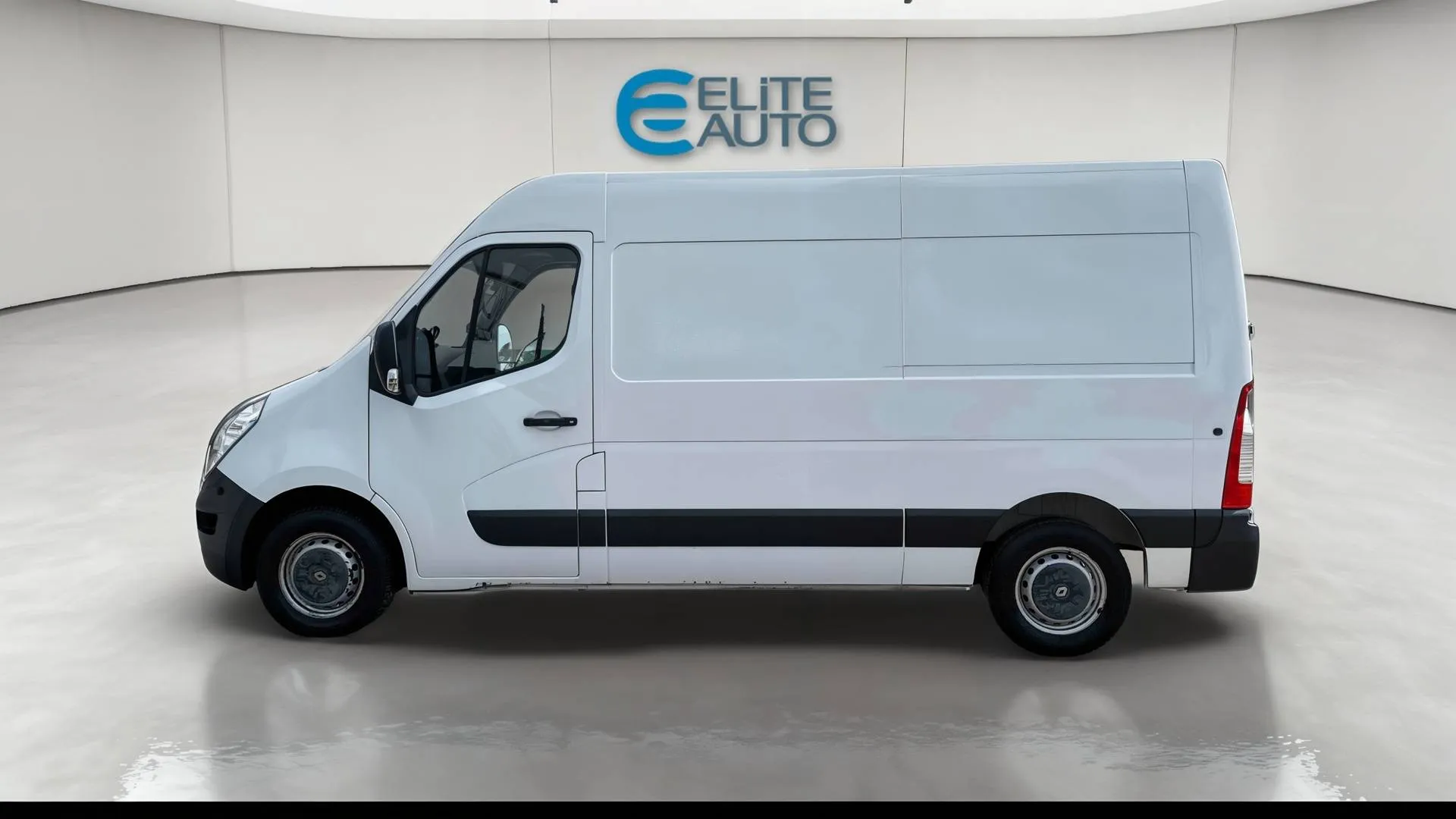 Acheter une renault MASTER FGN L2H2 3.5t 2.3 dCi 145 ENERGY E6 d’occasion avec 48780km disponible immédiatement - photo 4