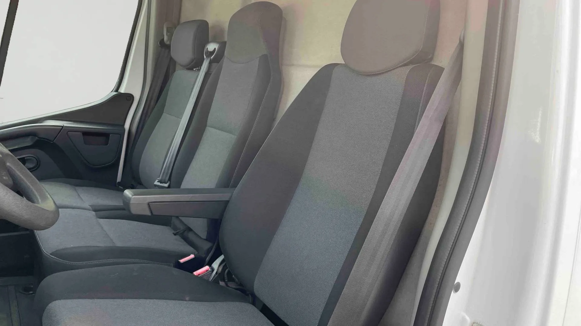 Acheter une renault MASTER FGN L2H2 3.5t 2.3 dCi 145 ENERGY E6 d’occasion avec 48780km disponible immédiatement - photo 12