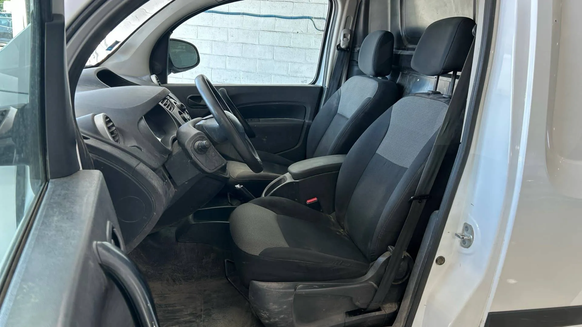 Acheter une renault KANGOO EXPRESS BLUE DCI 95 d’occasion avec 27571km disponible immédiatement - photo 10