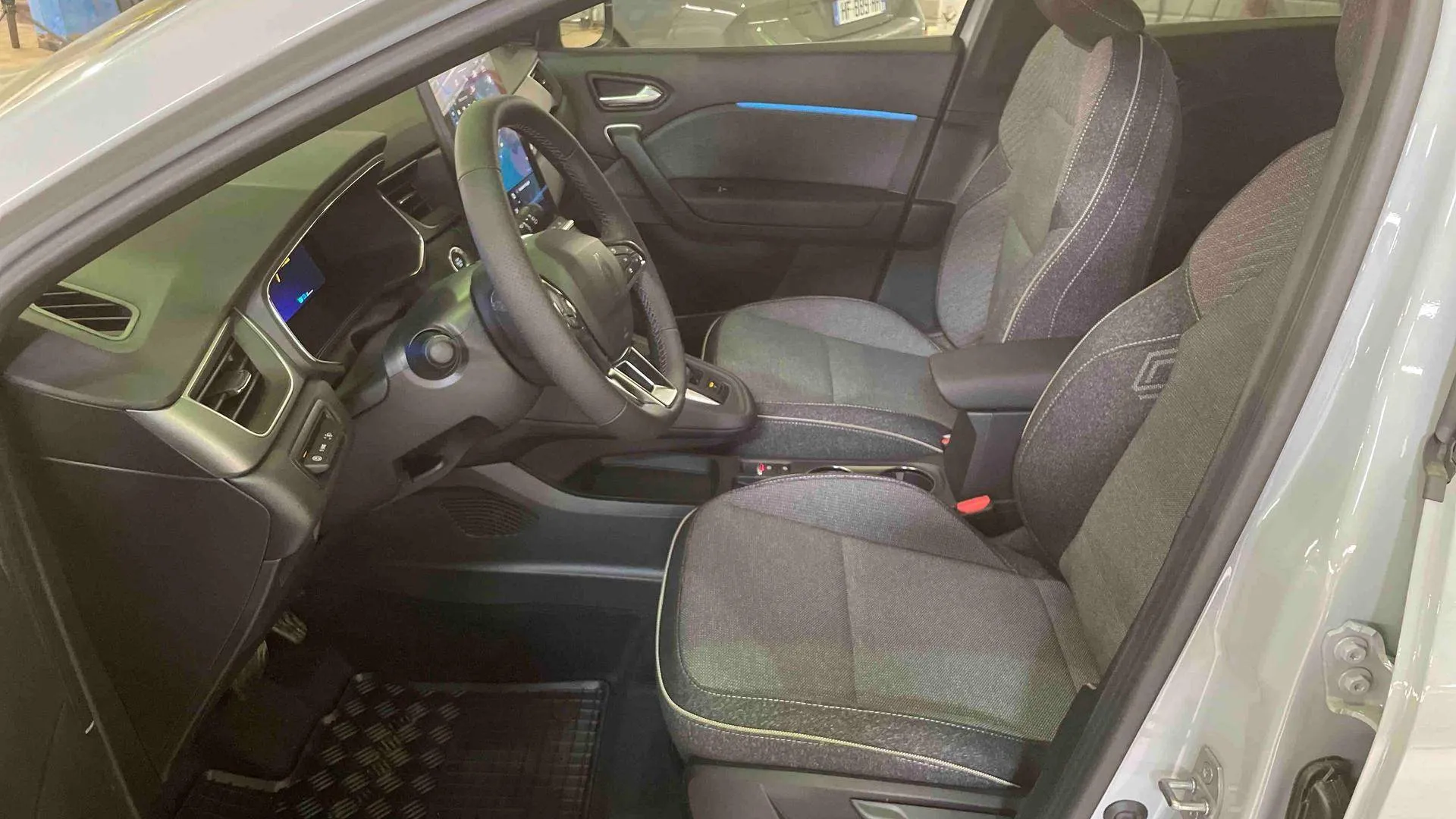 renault Symbioz E-Tech full hybrid 160 ch en stock - 5 portes - offre 289186 - photo 13