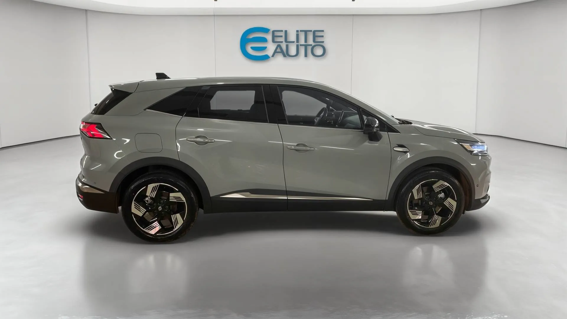 renault Symbioz E-Tech full hybrid 160 ch en stock - 5 portes - offre 289186 - photo 2