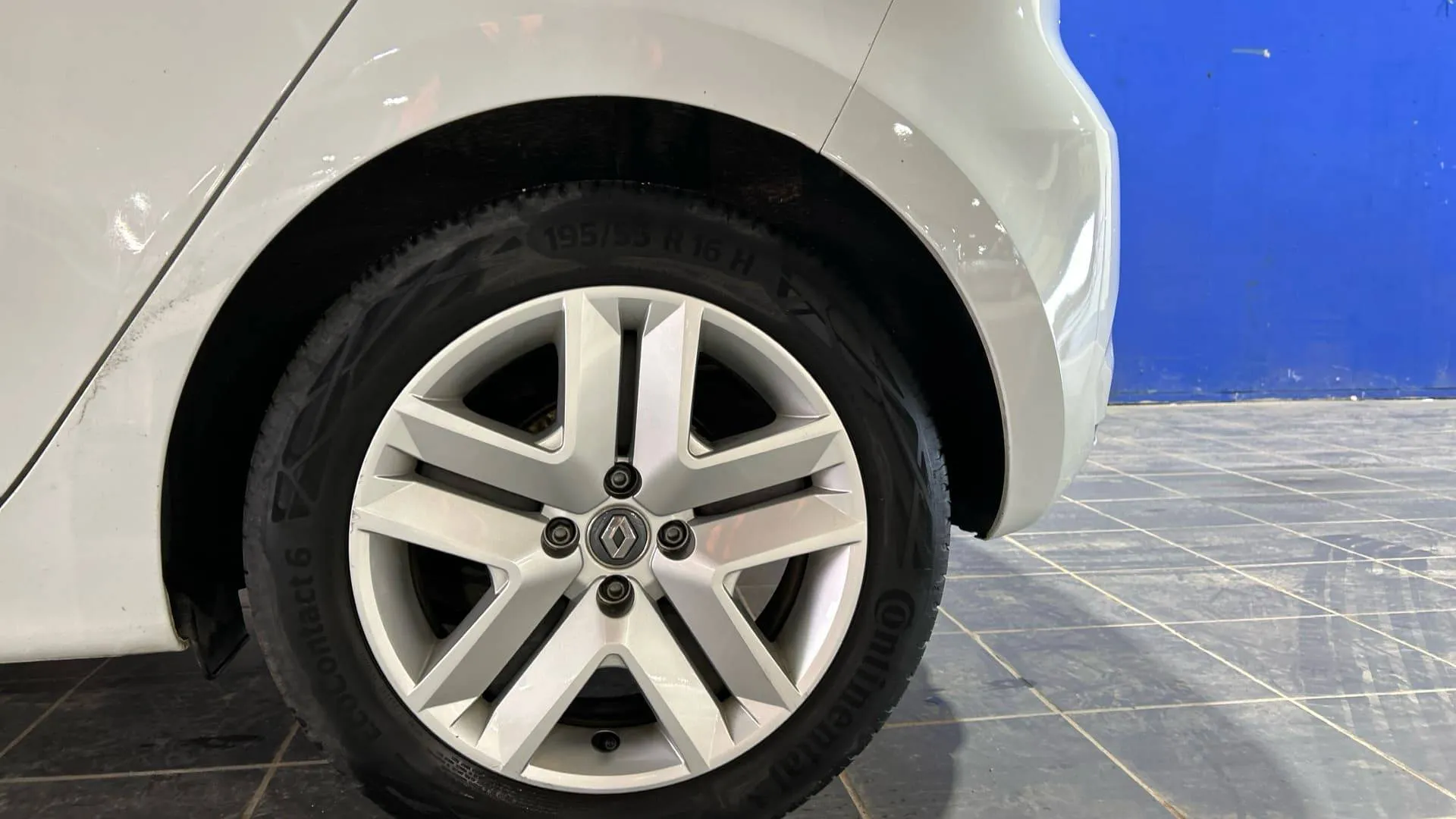 Acheter une renault Clio TCe 90 d’occasion avec 65181km disponible immédiatement - photo 9