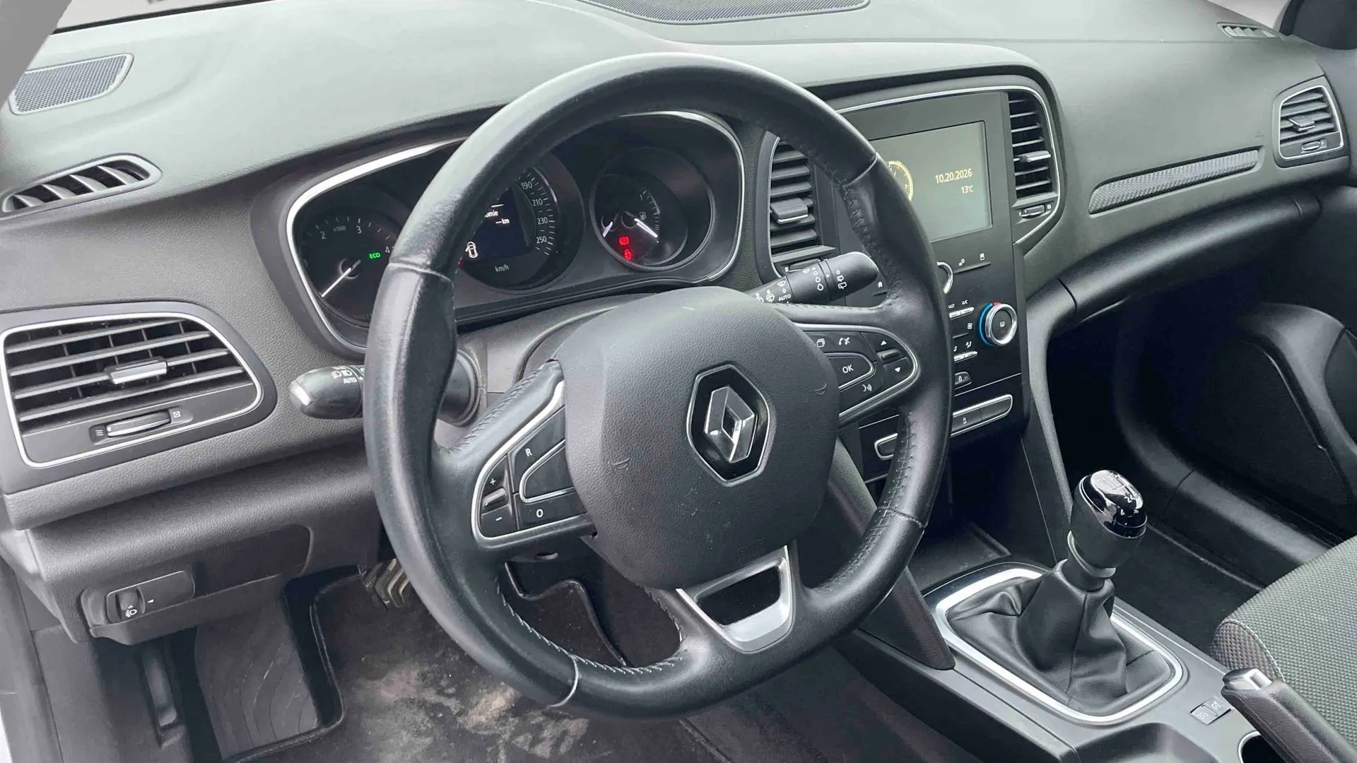 Acheter une renault MEGANE IV SOCIETE BLUE DCI 95 d’occasion avec 73056km disponible immédiatement - photo 10