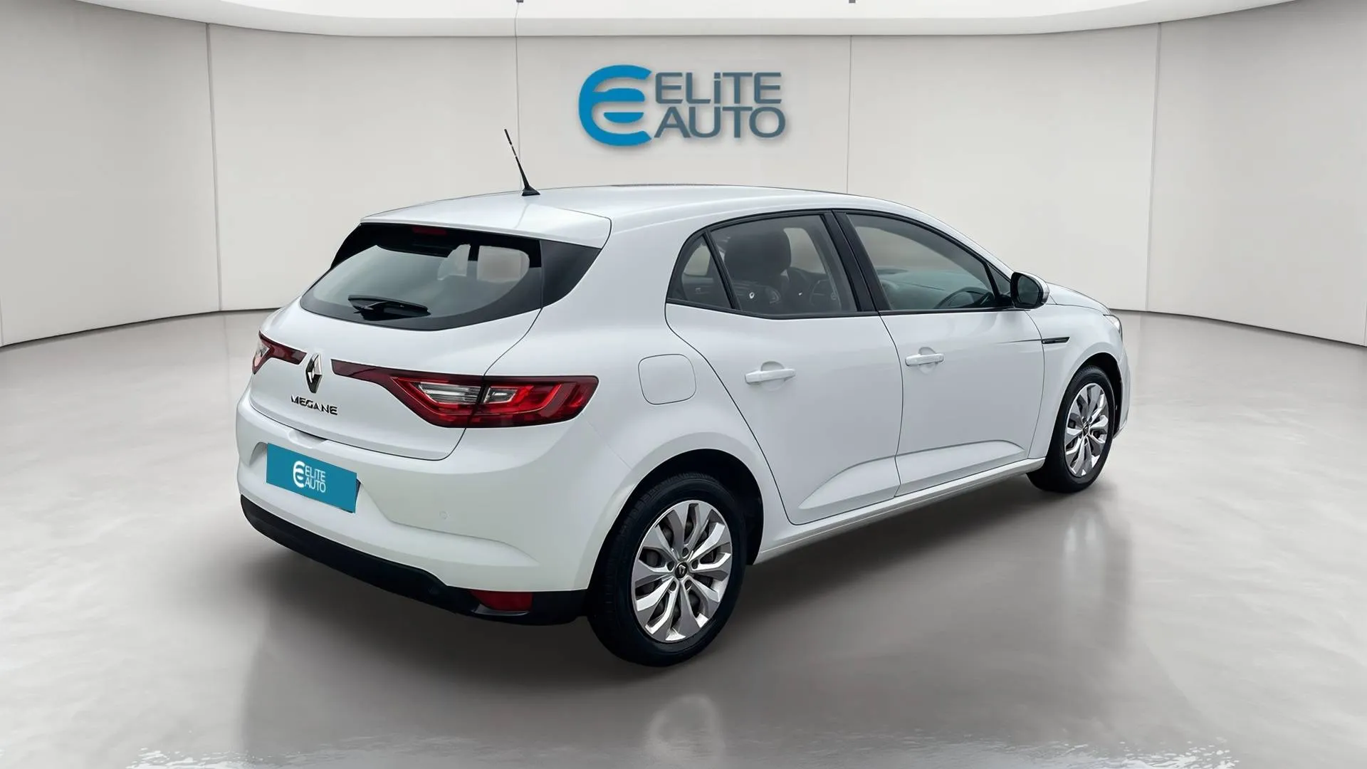 Acheter une renault MEGANE IV SOCIETE BLUE DCI 95 d’occasion avec 73056km disponible immédiatement - photo 3