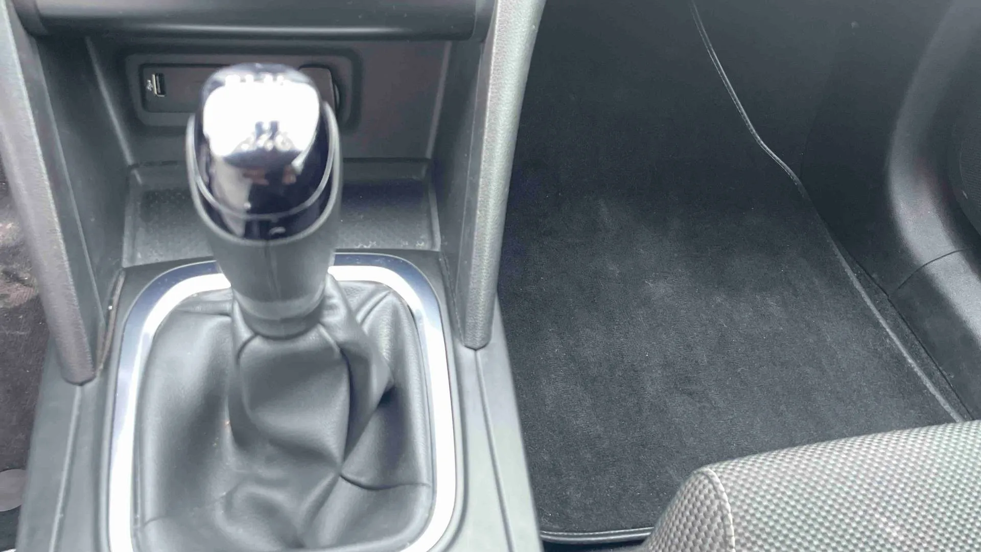 Acheter une renault MEGANE IV SOCIETE BLUE DCI 95 d’occasion avec 73056km disponible immédiatement - photo 21