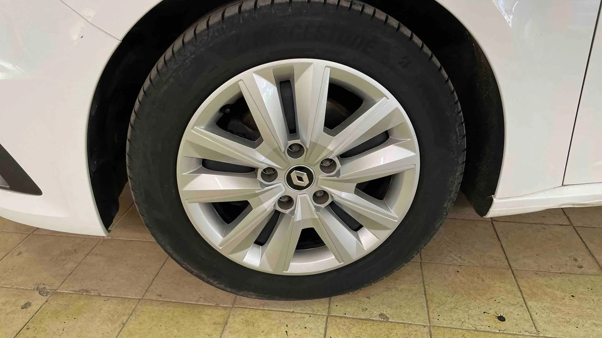 Acheter une renault MEGANE IV SOCIETE BLUE DCI 115 d’occasion avec 85691km disponible immédiatement - photo 27