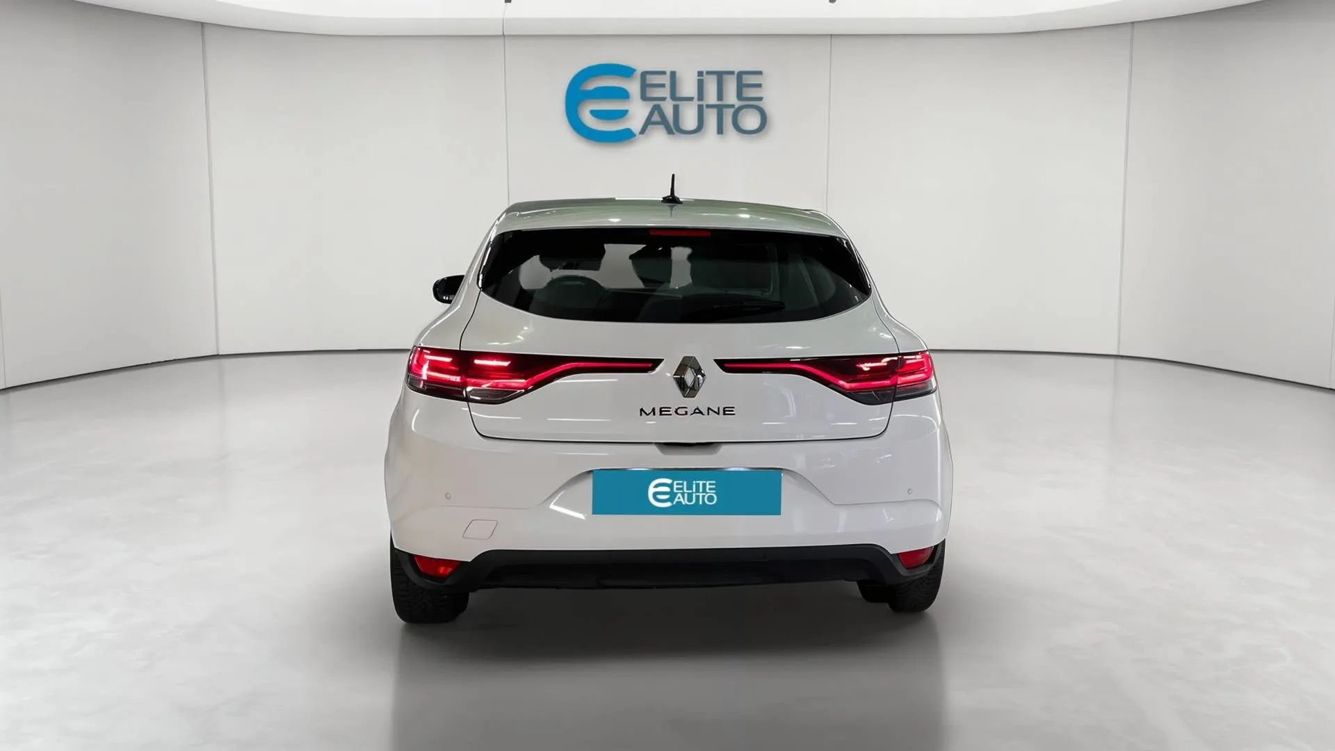 Acheter une renault MEGANE IV SOCIETE BLUE DCI 115 d’occasion avec 101668km disponible immédiatement - photo 7