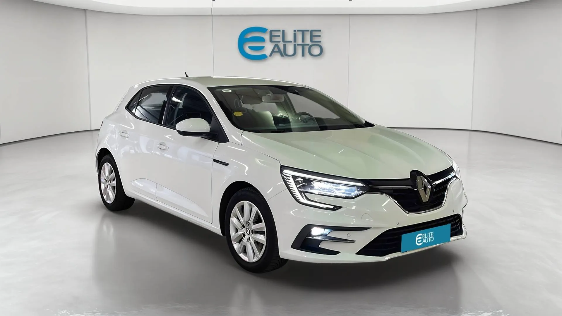Acheter une renault MEGANE IV SOCIETE BLUE DCI 115 d’occasion avec 101668km disponible immédiatement - photo 6