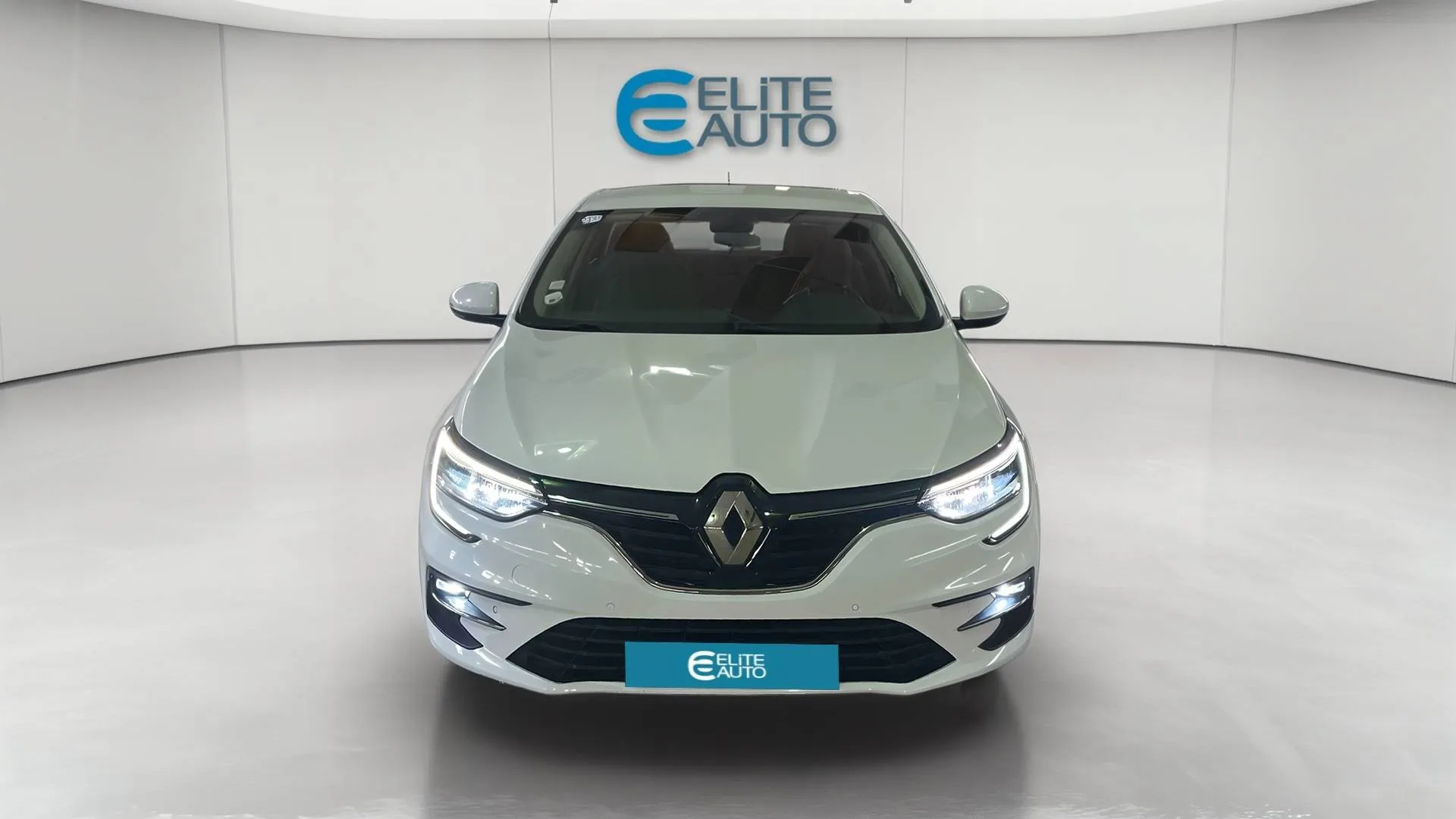 Acheter une renault MEGANE IV SOCIETE BLUE DCI 115 - 21B d’occasion avec 94362km disponible immédiatement - photo 5