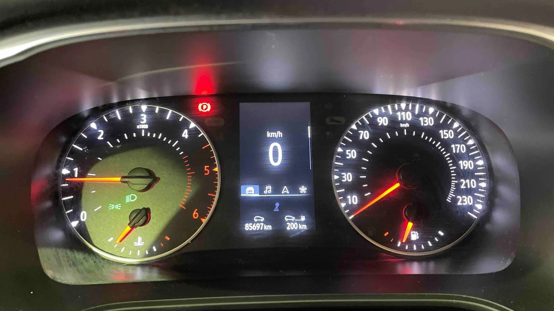 Acheter une renault MEGANE IV SOCIETE BLUE DCI 115 d’occasion avec 85691km disponible immédiatement - photo 19
