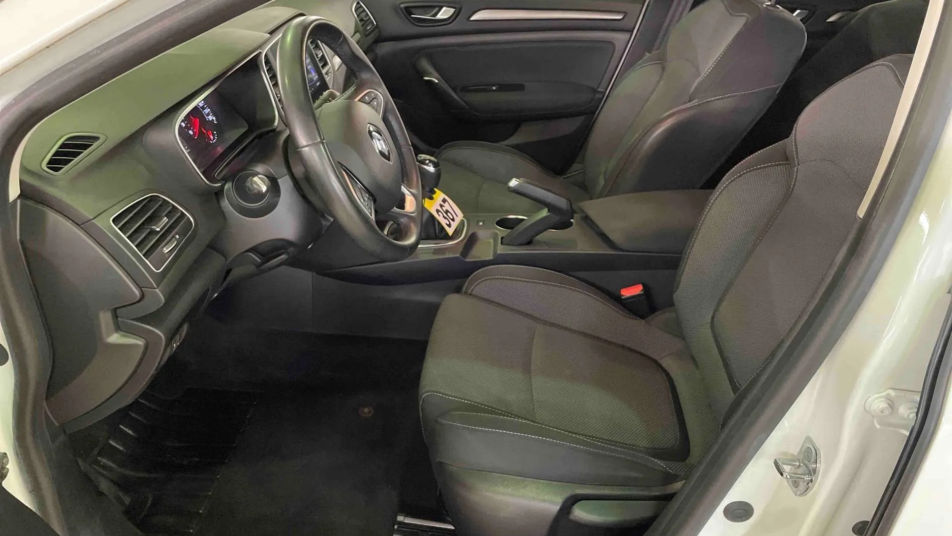 Acheter une renault MEGANE IV SOCIETE BLUE DCI 115 d’occasion avec 85691km disponible immédiatement - photo 11