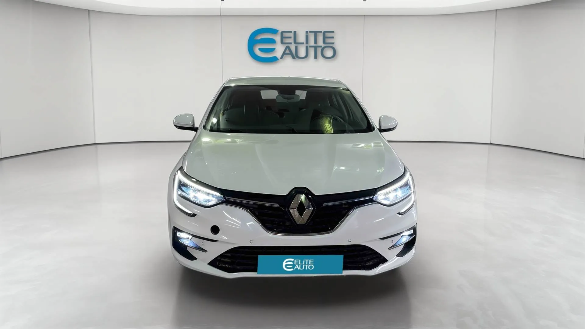 Acheter une renault MEGANE IV SOCIETE BLUE DCI 115 d’occasion avec 85691km disponible immédiatement - photo 5