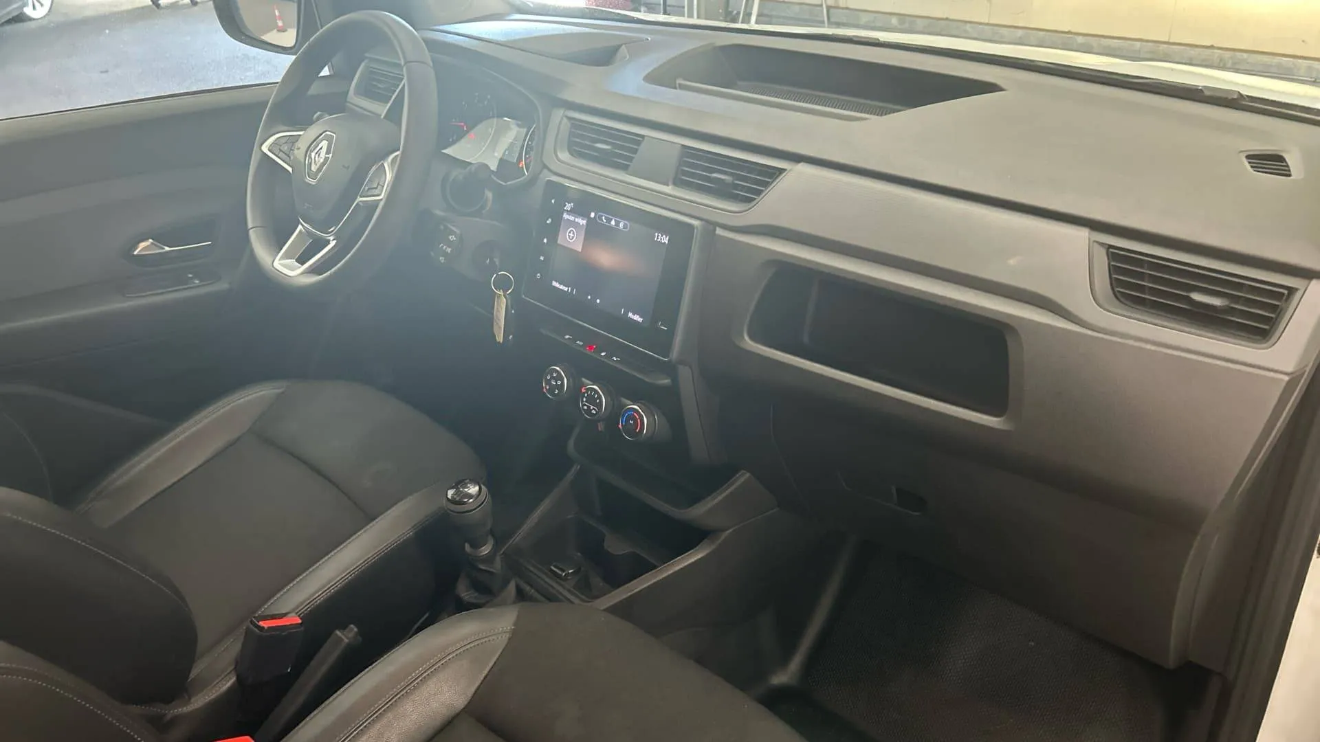Acheter une renault EXPRESS VAN BLUE DCI 95 - 22 d’occasion avec 83065km disponible immédiatement - photo 14