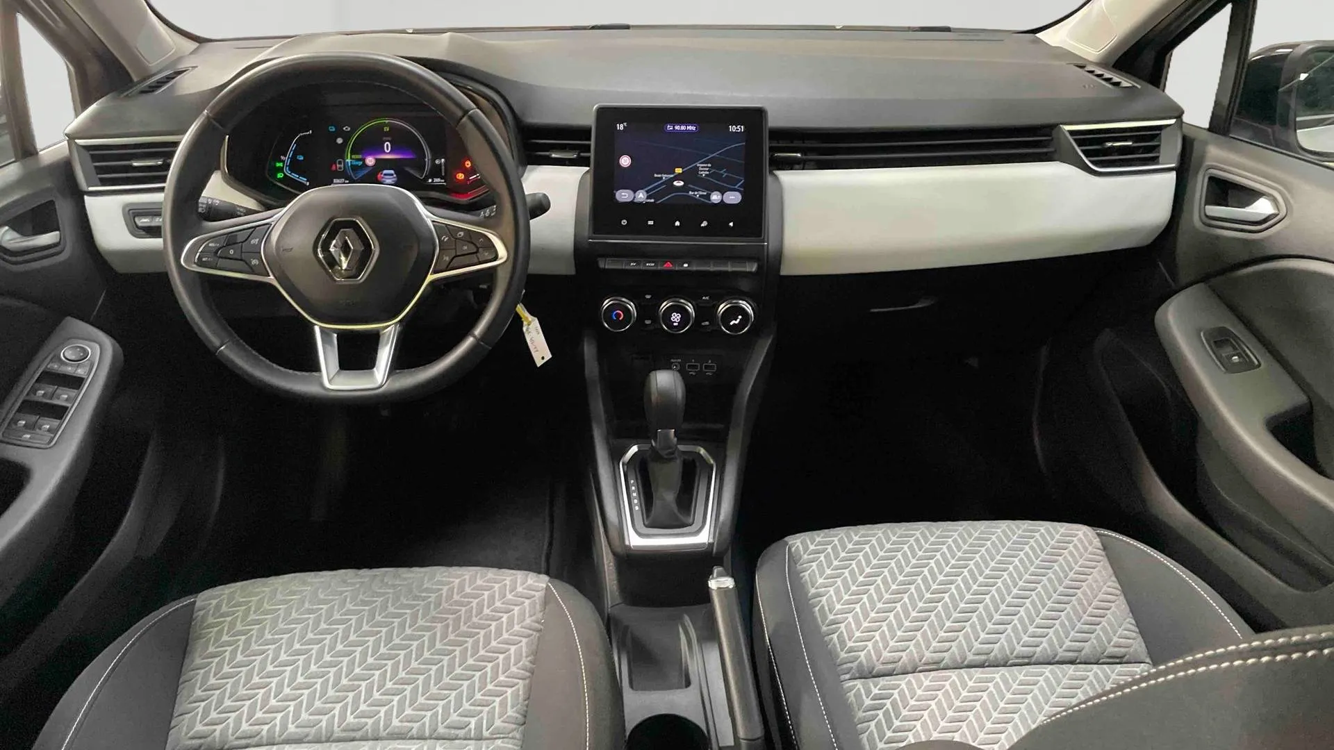Acheter une renault Clio E-Tech full hybrid 145 d’occasion avec 32586km disponible immédiatement - photo 9