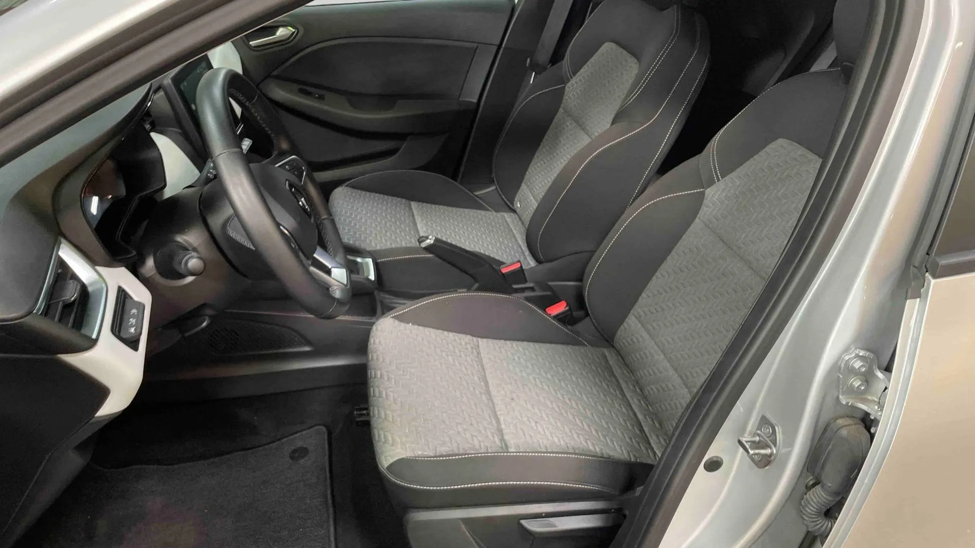 Acheter une renault Clio E-Tech full hybrid 145 d’occasion avec 32586km disponible immédiatement - photo 11