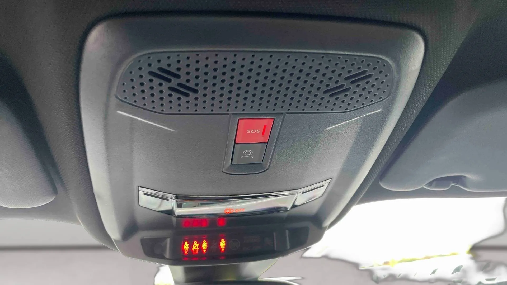 Acheter une peugeot 2008 Electrique 156 ch 54 kWh d’occasion avec 21388km disponible immédiatement - photo 22