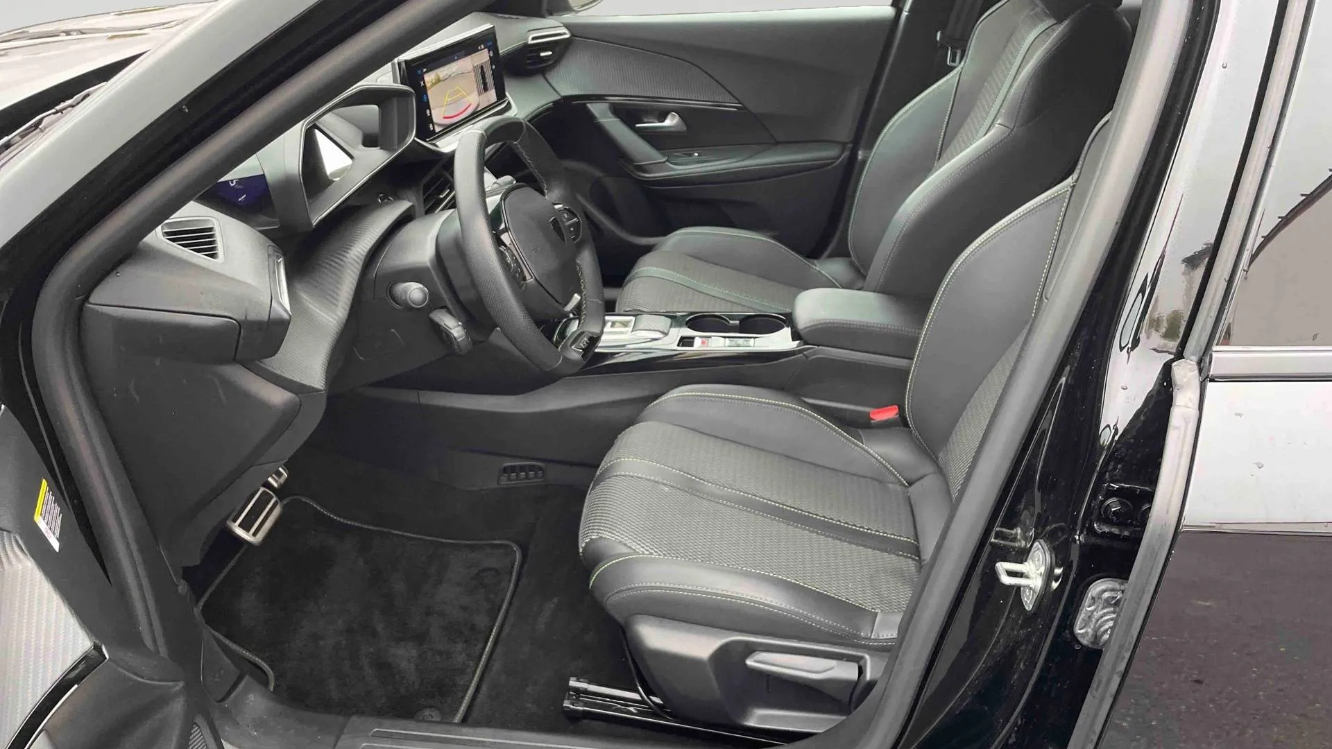 Acheter une peugeot 2008 Electrique 156 ch 54 kWh d’occasion avec 21388km disponible immédiatement - photo 11