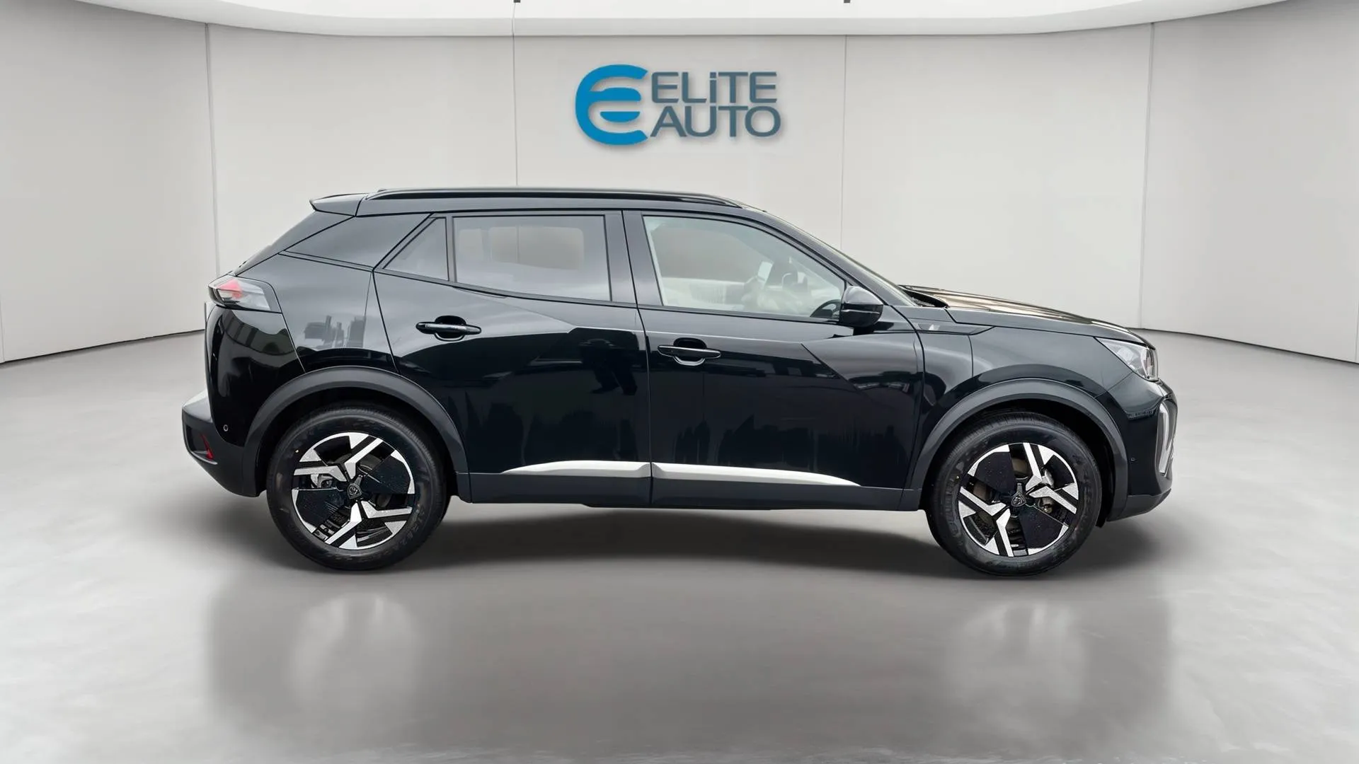 Acheter une peugeot 2008 Electrique 156 ch 54 kWh d’occasion avec 21388km disponible immédiatement - photo 2