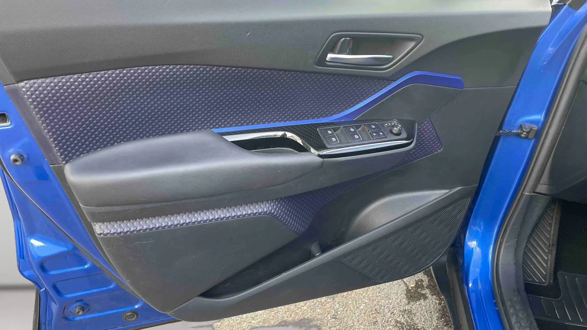 Acheter une toyota C-HR Hybride 122h d’occasion avec 88908km disponible immédiatement - photo 16