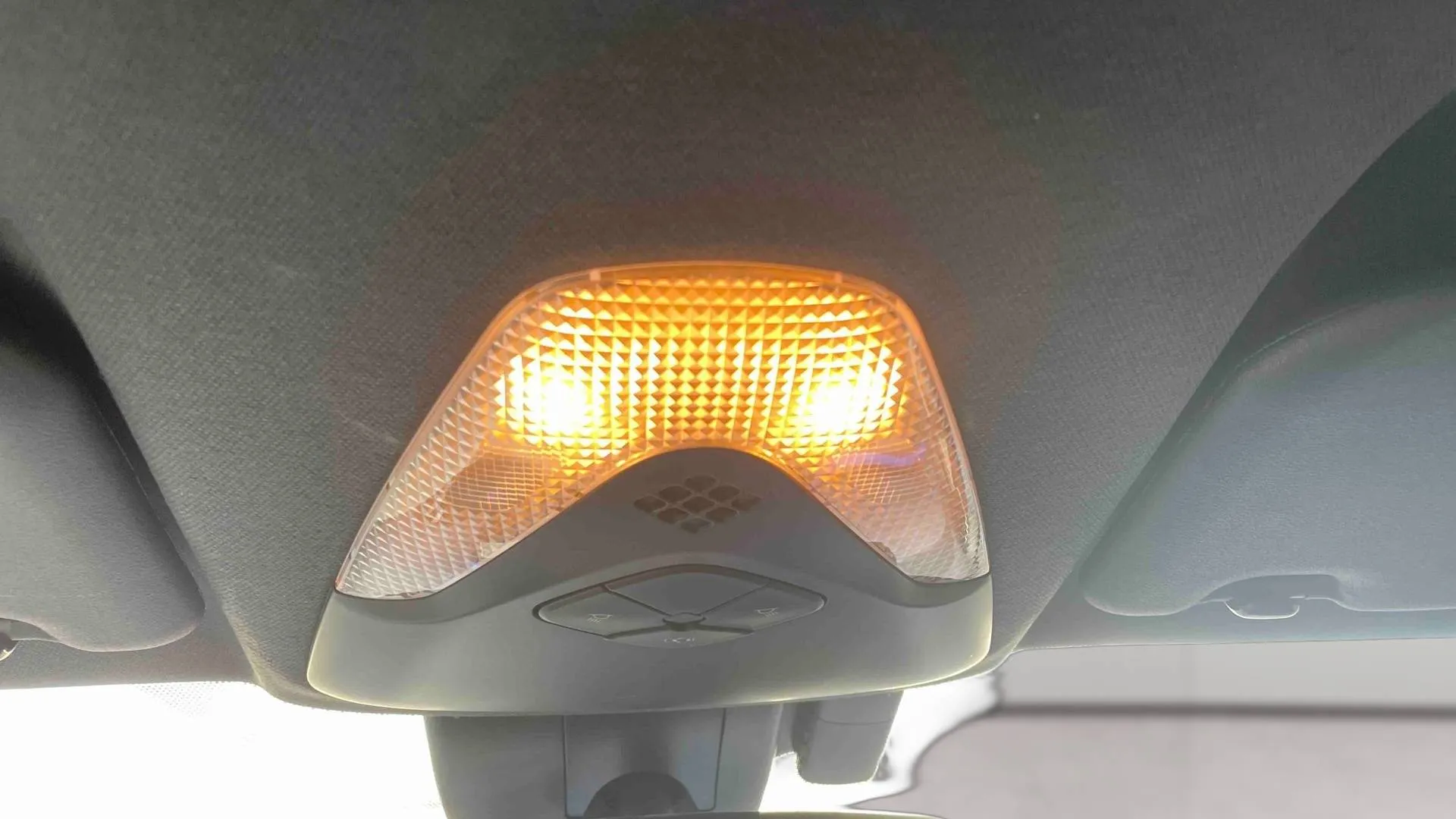 Acheter une toyota C-HR Hybride 122h d’occasion avec 88908km disponible immédiatement - photo 22
