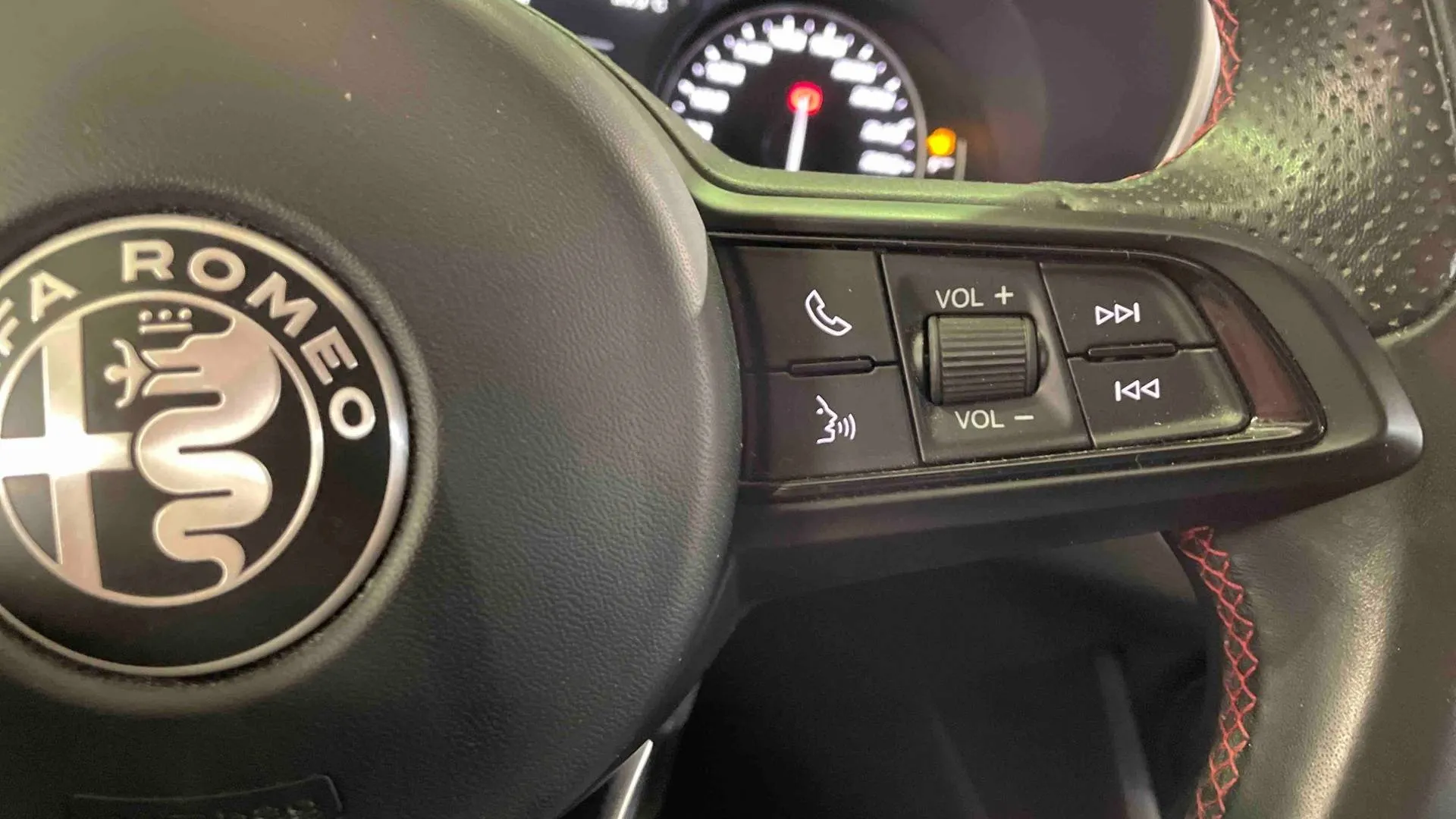 Acheter une alfa-romeo Stelvio 2.2 190 ch Q4 AT8 d’occasion avec 50170km disponible immédiatement - photo 21