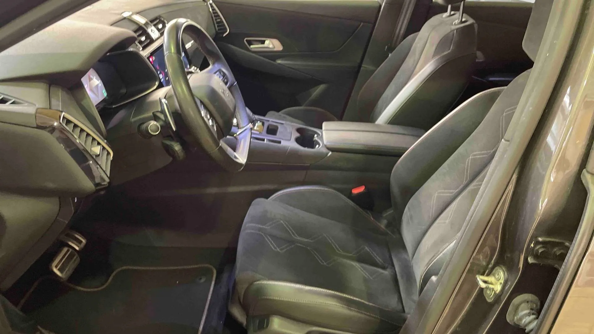 Acheter une ds DS7 Crossback BlueHDi 130 EAT8 d’occasion avec 89756km disponible immédiatement - photo 11