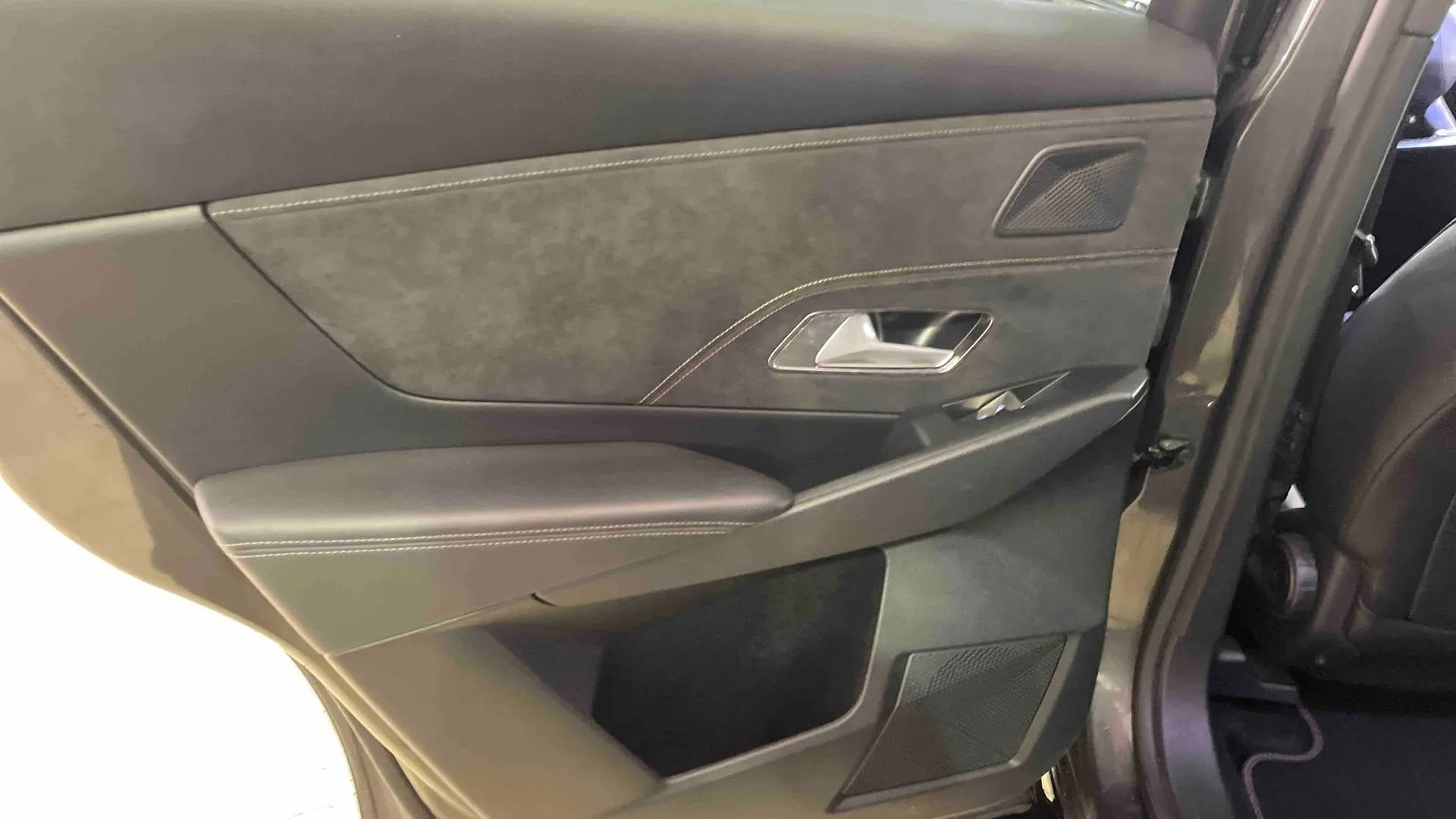 Acheter une ds DS7 Crossback BlueHDi 130 EAT8 d’occasion avec 89756km disponible immédiatement - photo 24
