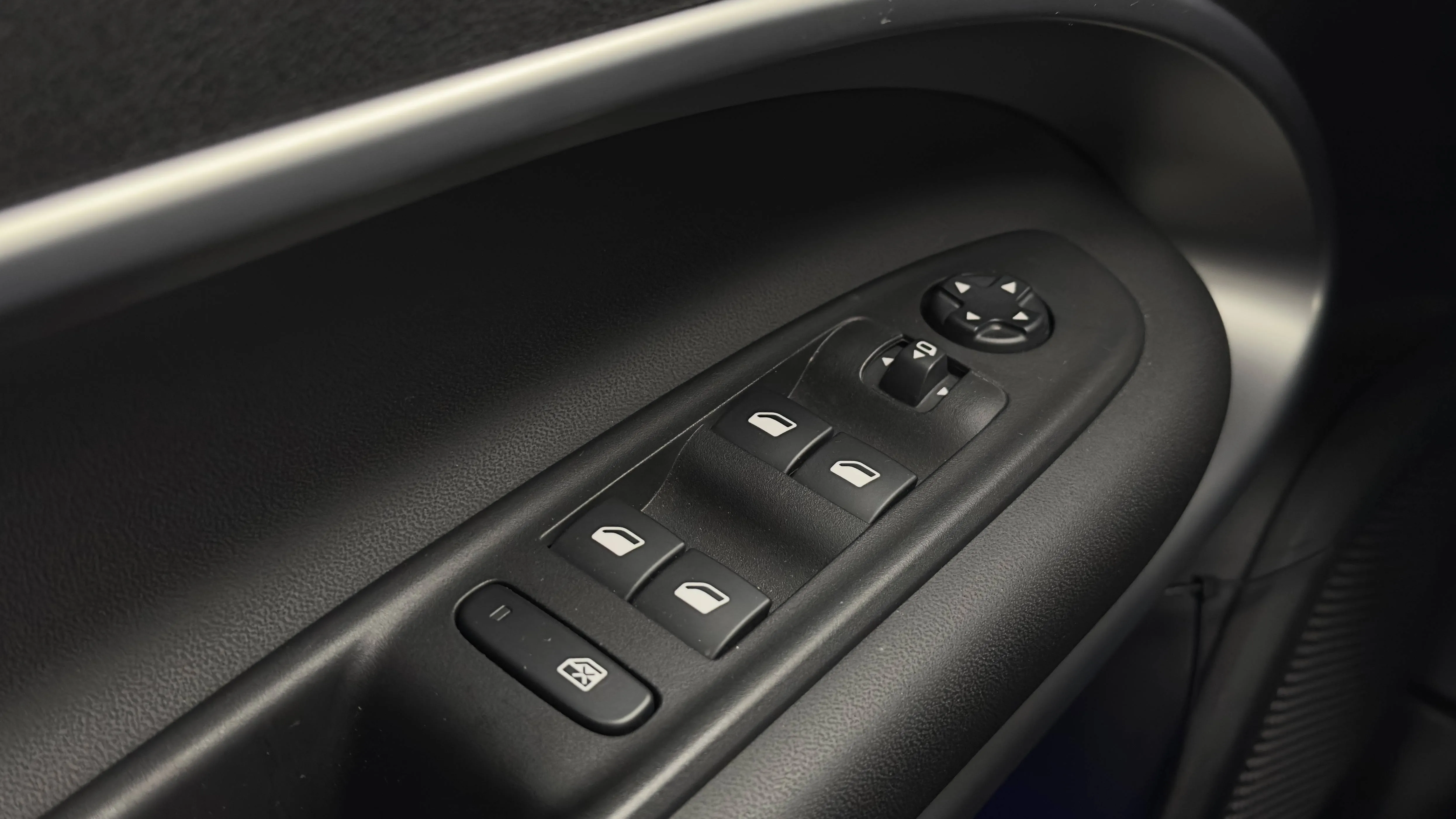 Acheter une jeep Avenger 115 kW 4x2 d’occasion avec 41082km disponible immédiatement - photo 18