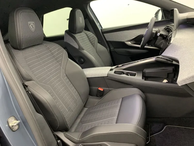 PEUGEOT 3008 GT - photo 9