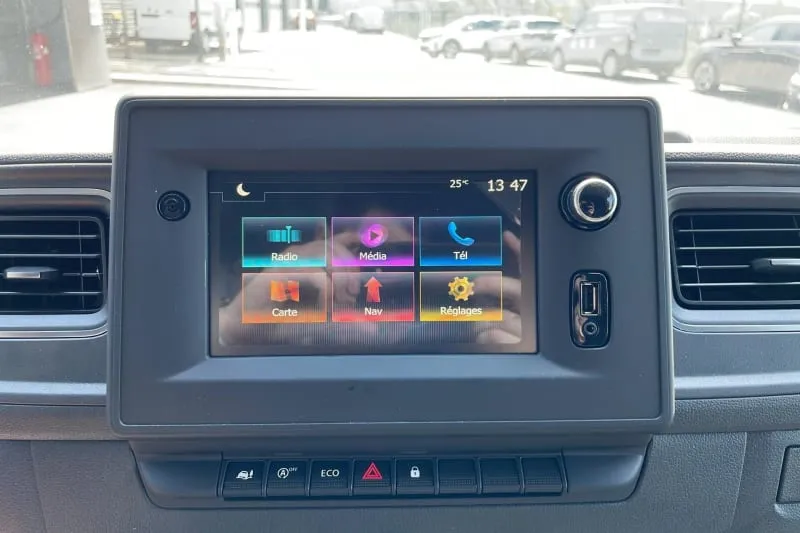 Utilitaire renault TRAC F3500 L2H2 BLUE DCI 145 CONFORT 4 portes neuf moins cher par mandataire - photo 17