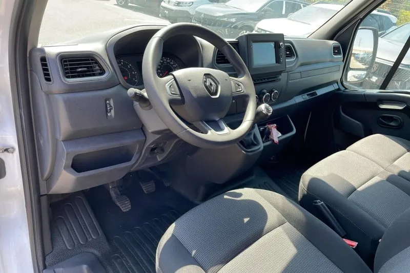 Utilitaire renault TRAC F3500 L2H2 BLUE DCI 145 CONFORT 4 portes neuf moins cher par mandataire - photo 13