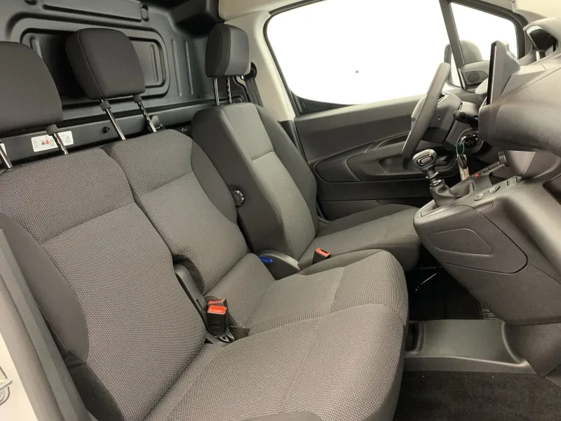 Utilitaire peugeot PARTNER FGN DIESEL 100 CH M MANUELLE 4 portes neuf moins cher par mandataire - photo 9