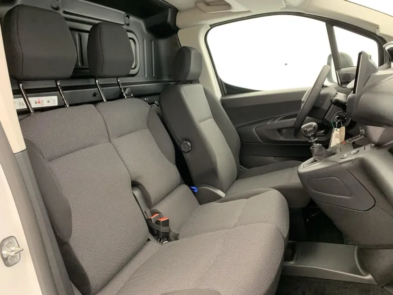 Utilitaire peugeot PARTNER FGN DIESEL 100 CH M MANUELLE 4 portes neuf moins cher par mandataire - photo 9