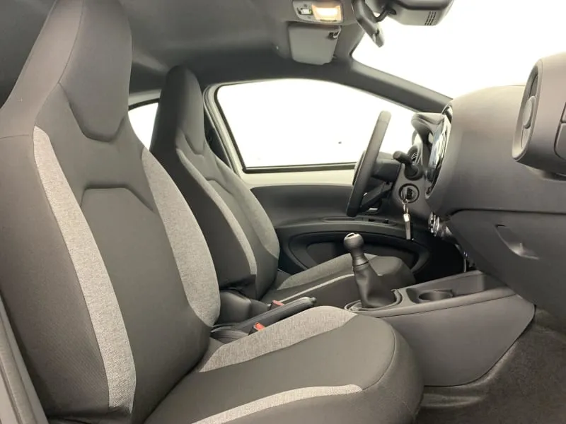 TOYOTA AYGO X Dynamic - photo 9