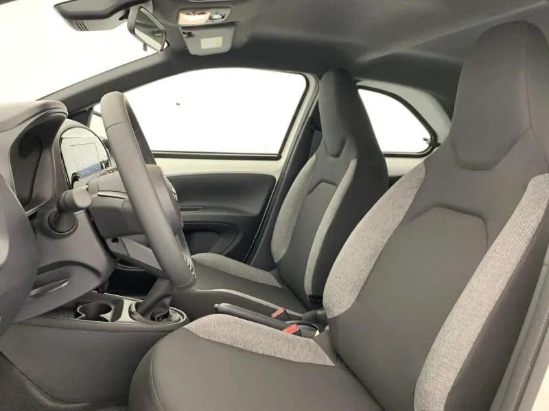 TOYOTA AYGO X Dynamic - photo 20
