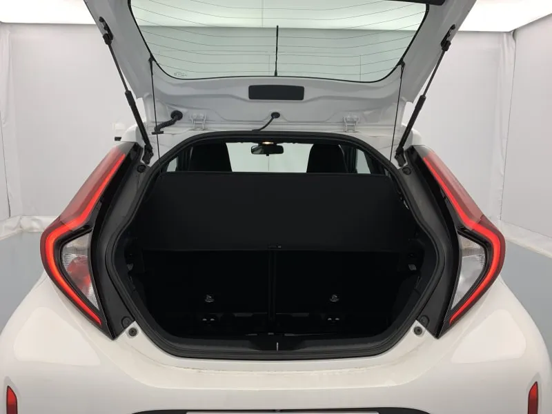 TOYOTA AYGO X Dynamic - photo 11