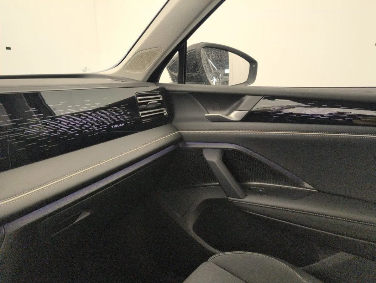VOLKSWAGEN TIGUAN 2.0 TDI 150ch DSG7 Elegance - photo 21
