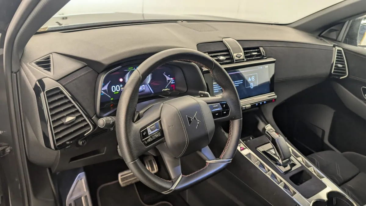 Acheter une ds Hybride Rechargeable E-Tense 300 EAT8 4x4 Performance Line + d’occasion avec 19850km disponible immédiatement - photo 10