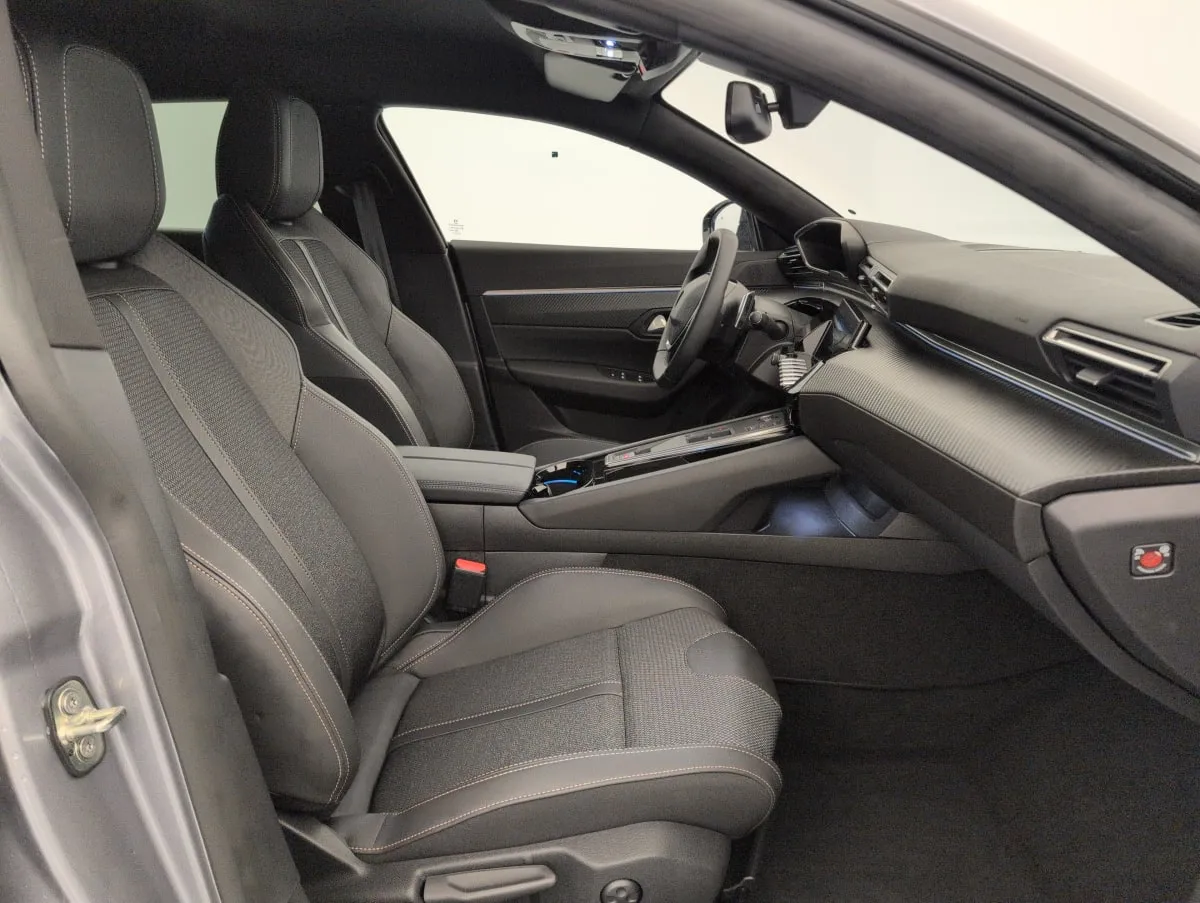 Acheter une peugeot Hybrid 225 e-EAT8 Allure d’occasion avec 859km disponible immédiatement - photo 9