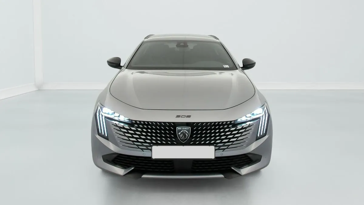 Acheter une peugeot Hybrid 225 e-EAT8 Allure d’occasion avec 859km disponible immédiatement - photo 2
