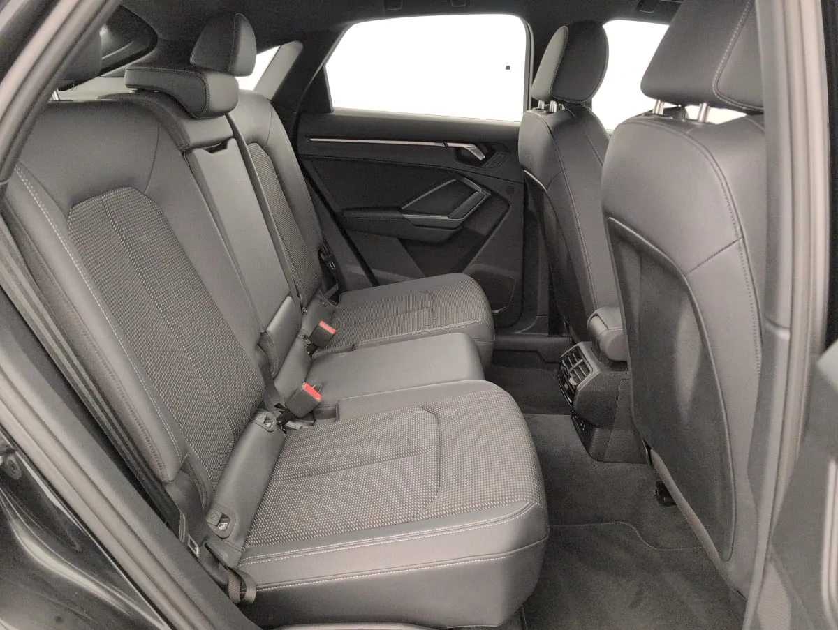 Acheter une audi 35 TFSI 150 ch S tronic 7 S line d’occasion avec 38154km disponible immédiatement - photo 9