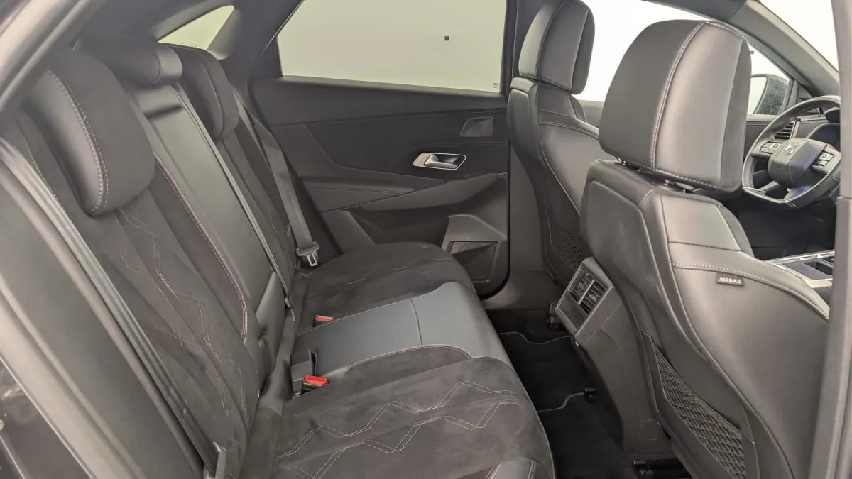 Acheter une ds Hybride Rechargeable E-Tense 300 EAT8 4x4 Performance Line + d’occasion avec 19850km disponible immédiatement - photo 7