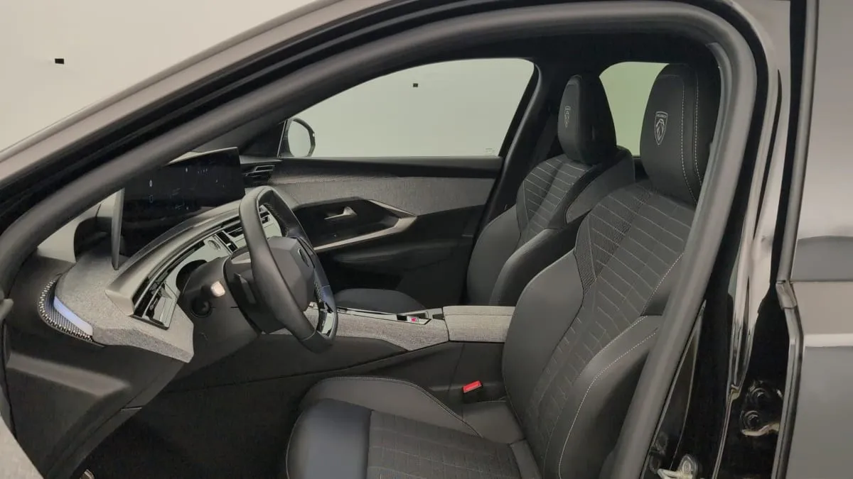 Acheter une peugeot HYBRID 145CH E-DCS6 GT d’occasion avec 21483km disponible immédiatement - photo 17