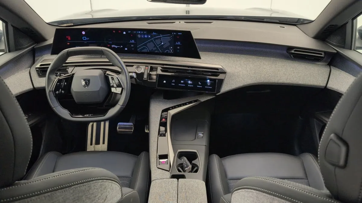 Acheter une peugeot HYBRID 145CH E-DCS6 GT d’occasion avec 21483km disponible immédiatement - photo 14