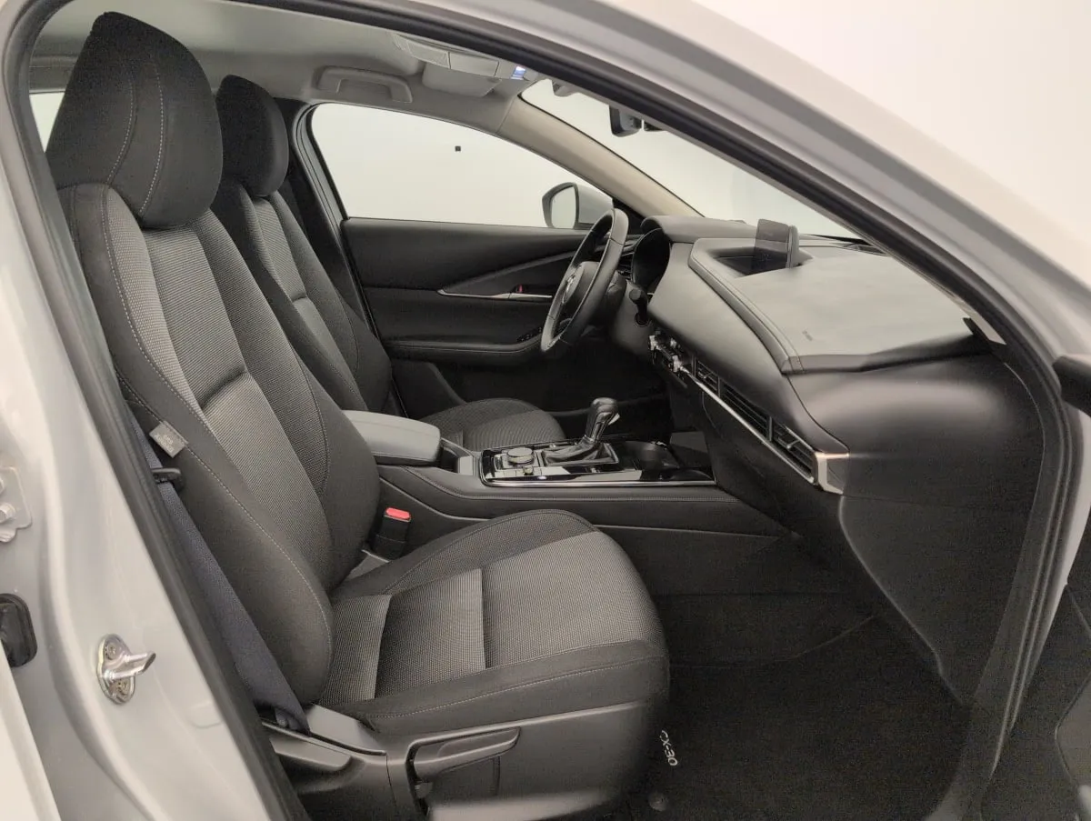 Acheter une mazda 2.0L E-SKYACTIV G M HYBRID 122 CH 4X2 BVA6 EXCLUSIVE-LINE d’occasion avec 13241km disponible immédiatement - photo 9